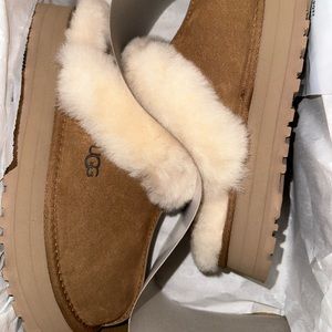 brand new ugg slippers